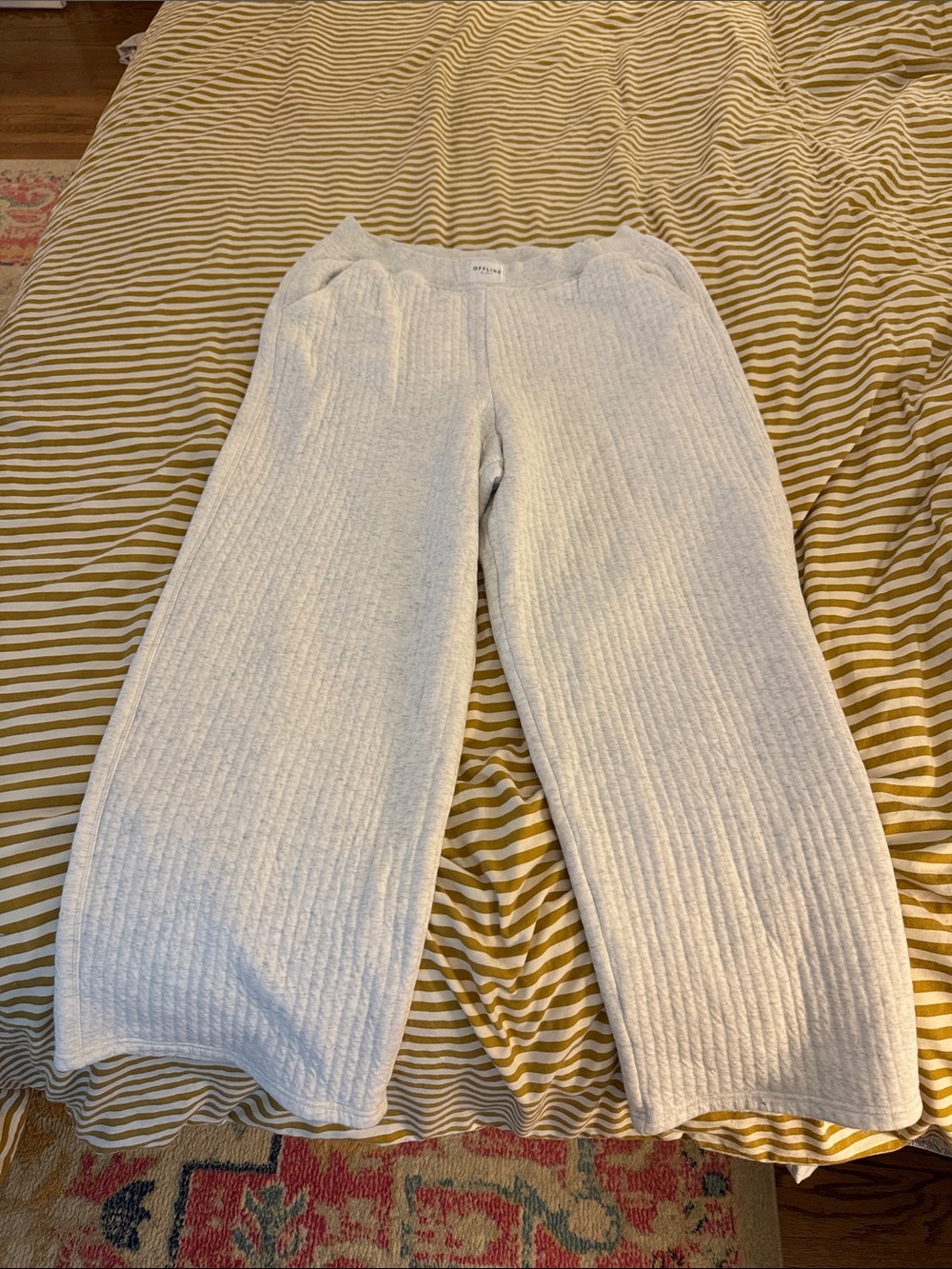 aerie Light Gray Quilted Track Pants - Picture 3 of 3